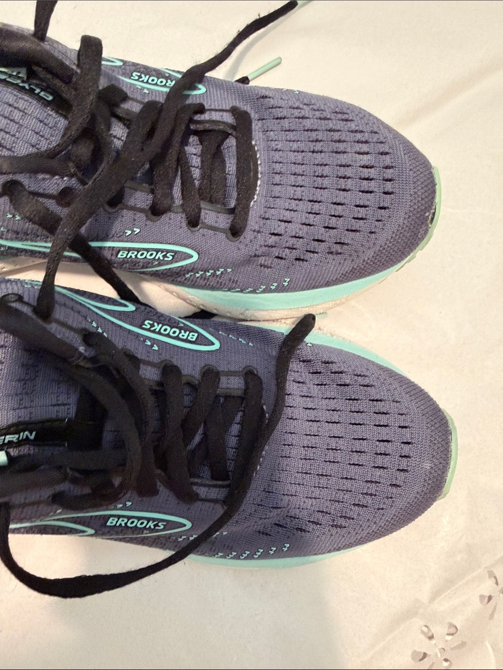 Brooks Women’s deep Blue and aqua Running Sneakers - Picture 2 of 9